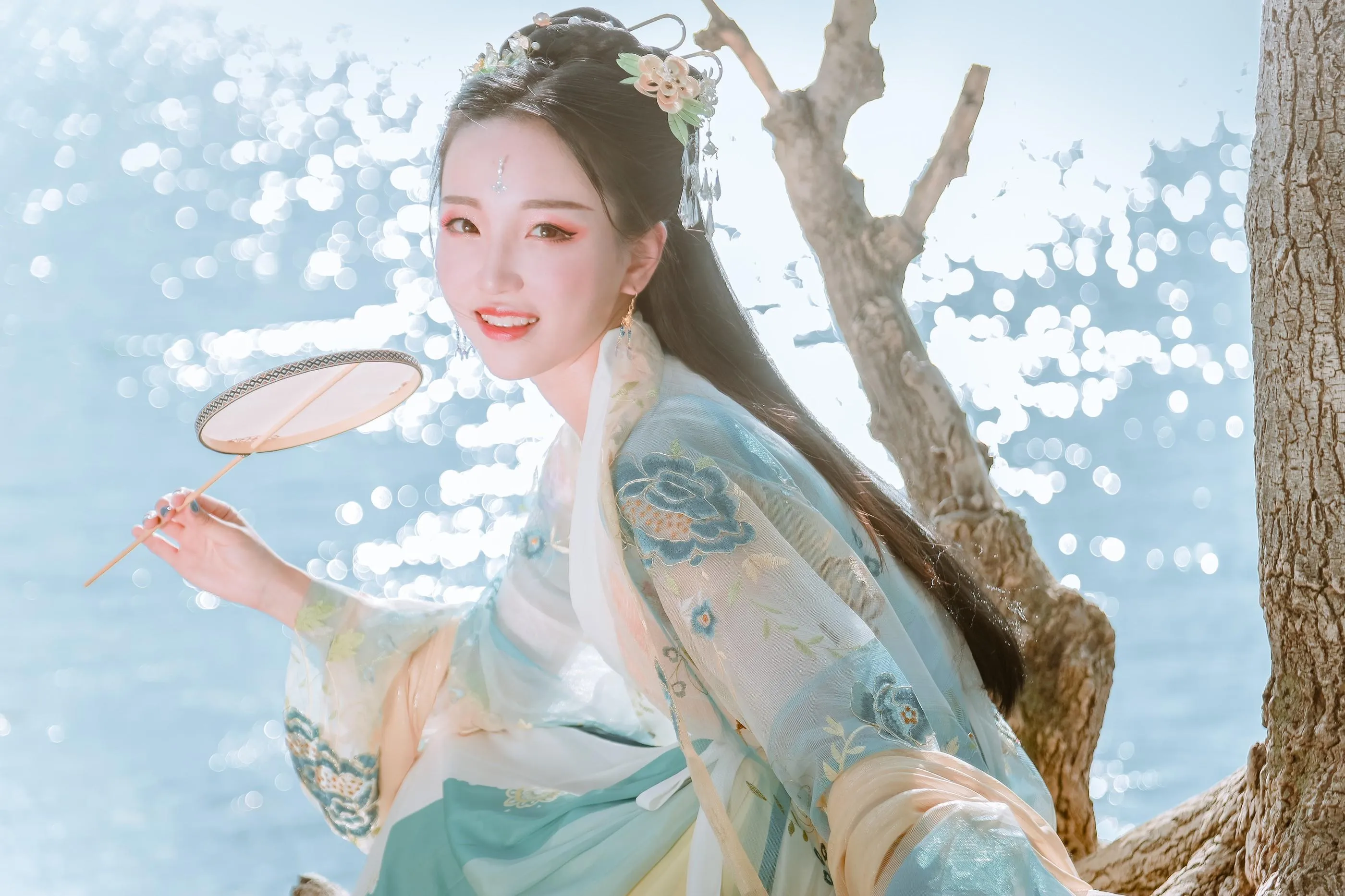 [YITUYU艺图语]2022.01.29 清水出芙蓉 Julie [23P]插图
